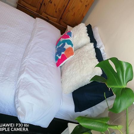 Edinburgh City Center Haymarket Double Room Exterior foto